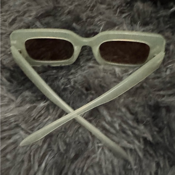 Chunky Rectangular Sunglasses - Picture 4 of 5